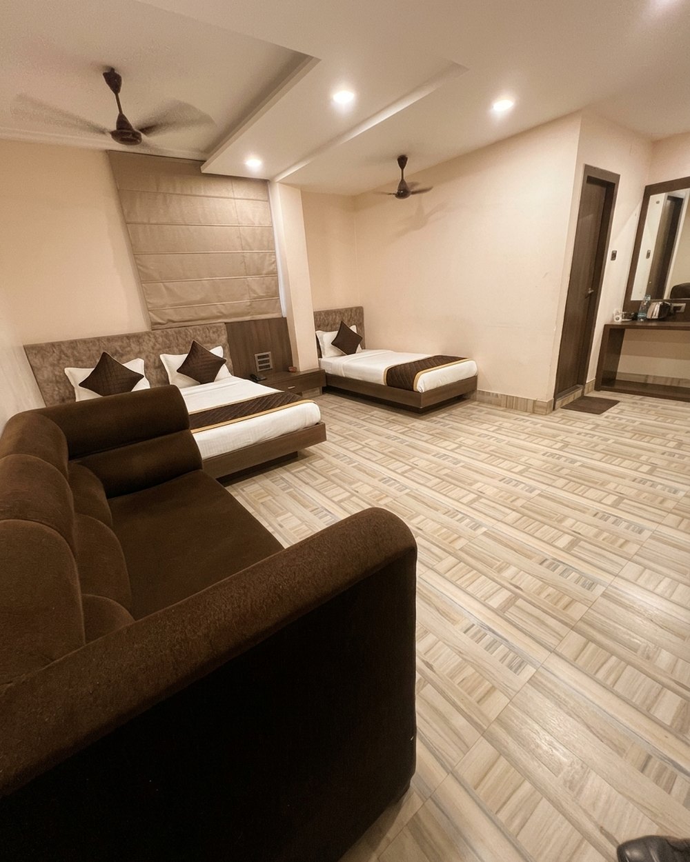 Premium room — Sofa & sitting area