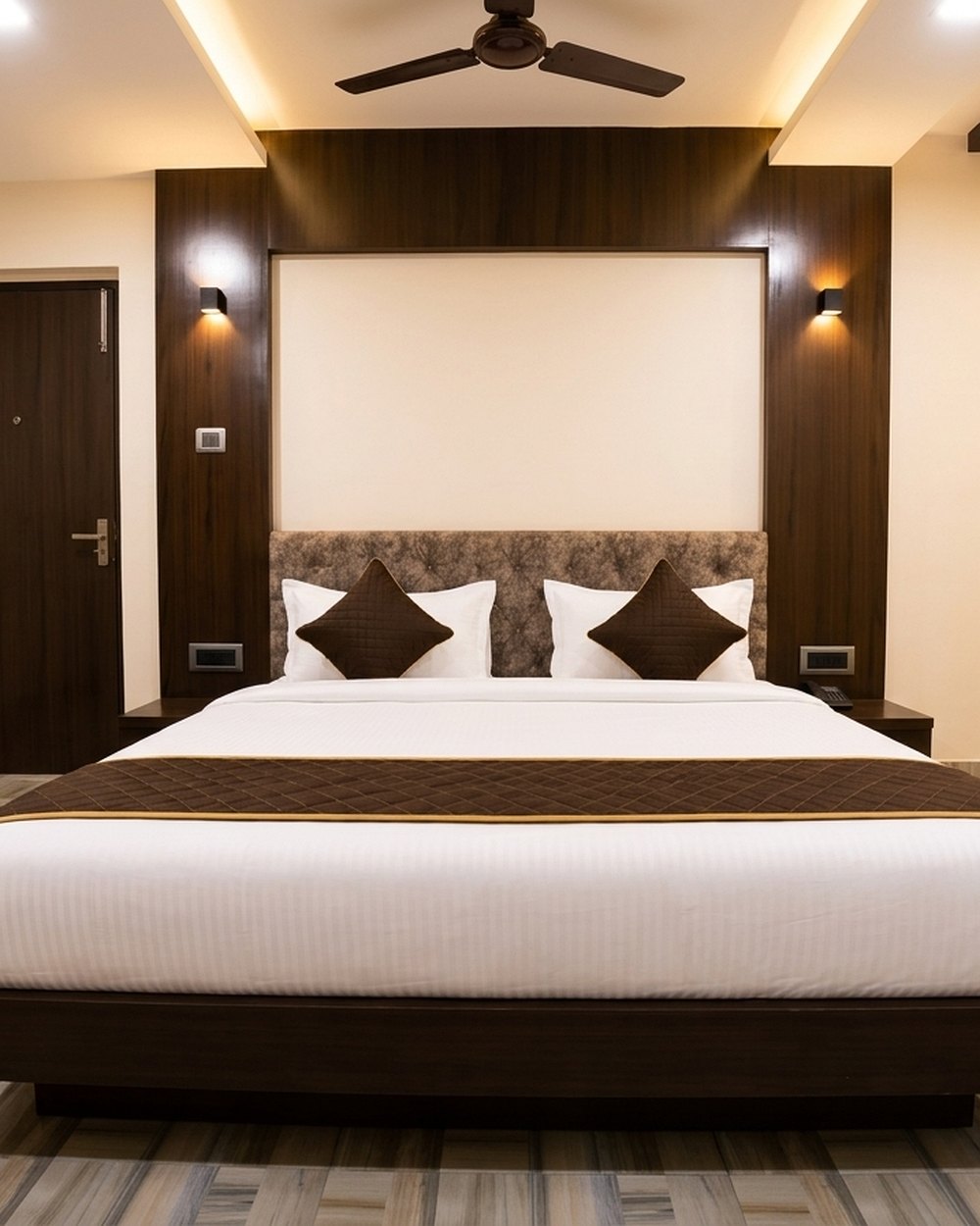 Superior room — King bed