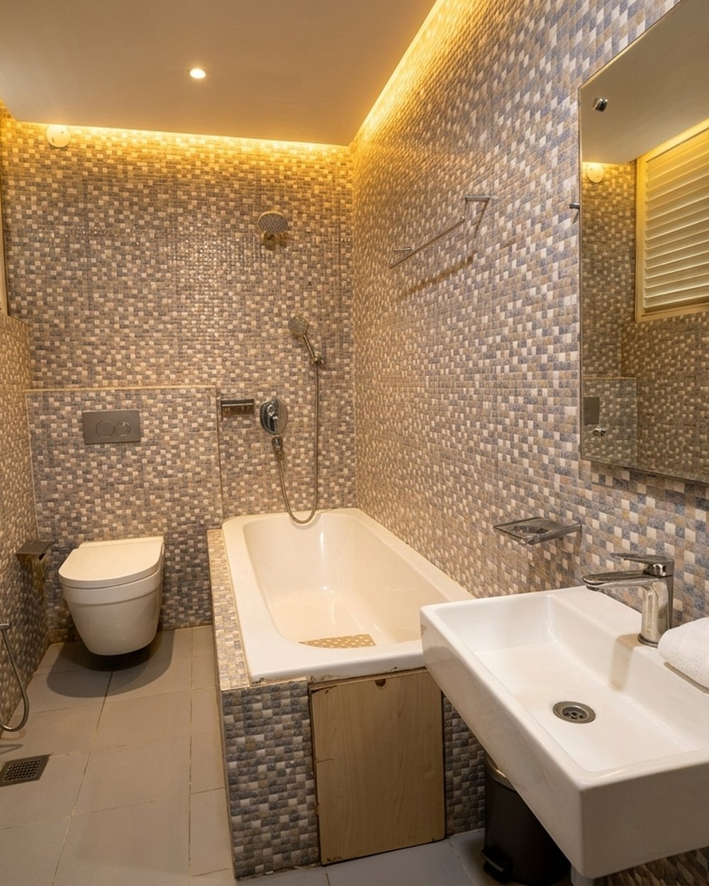 Superior room — Bathroom · vanity